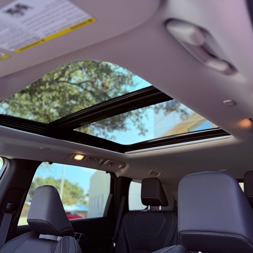 Certified 2026 INFINITI QX60 Luxe w/ Family Package image 25