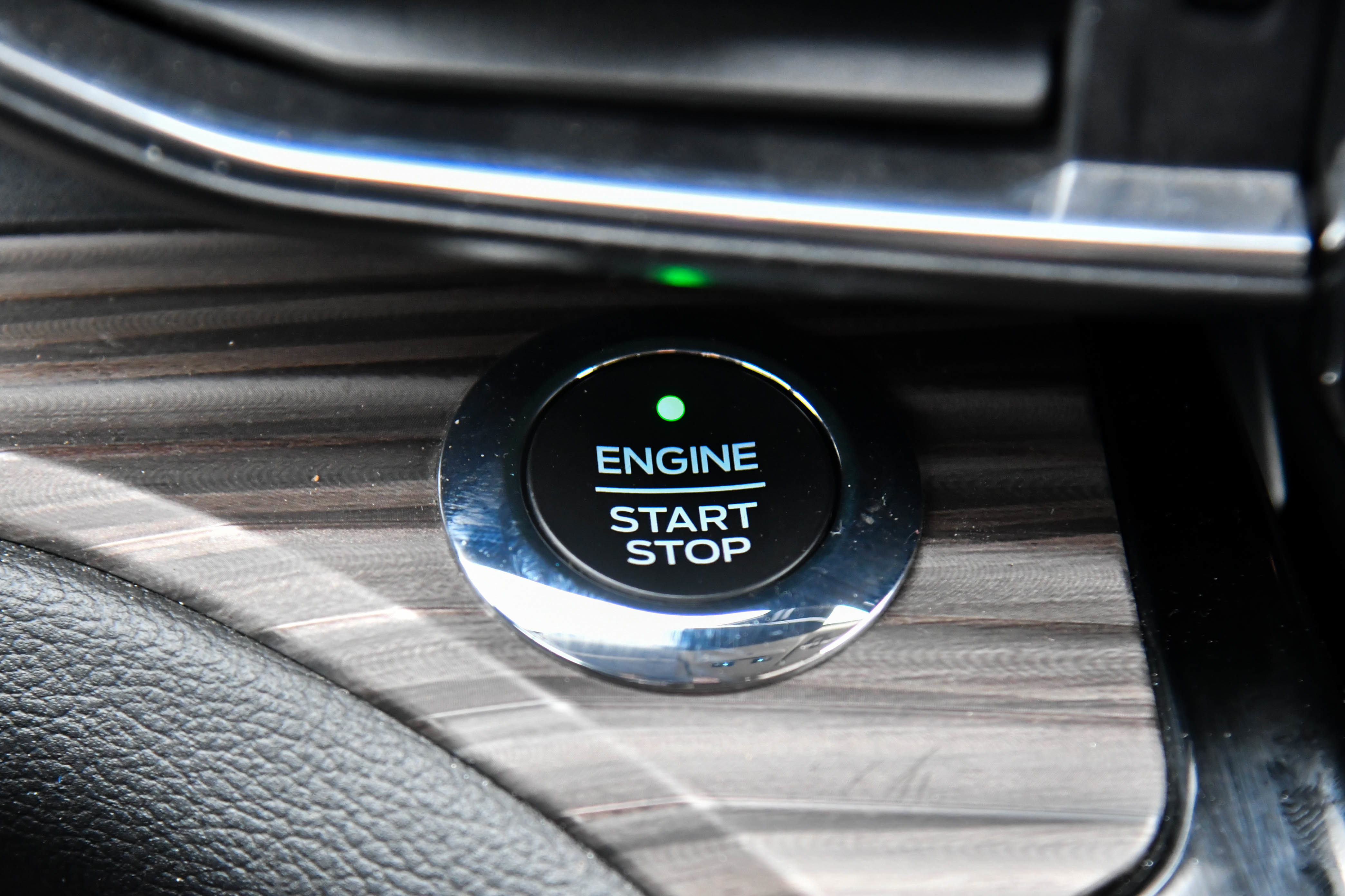 Used 2021 Ford Explorer Limited w/ Equipment Group 301A image 35