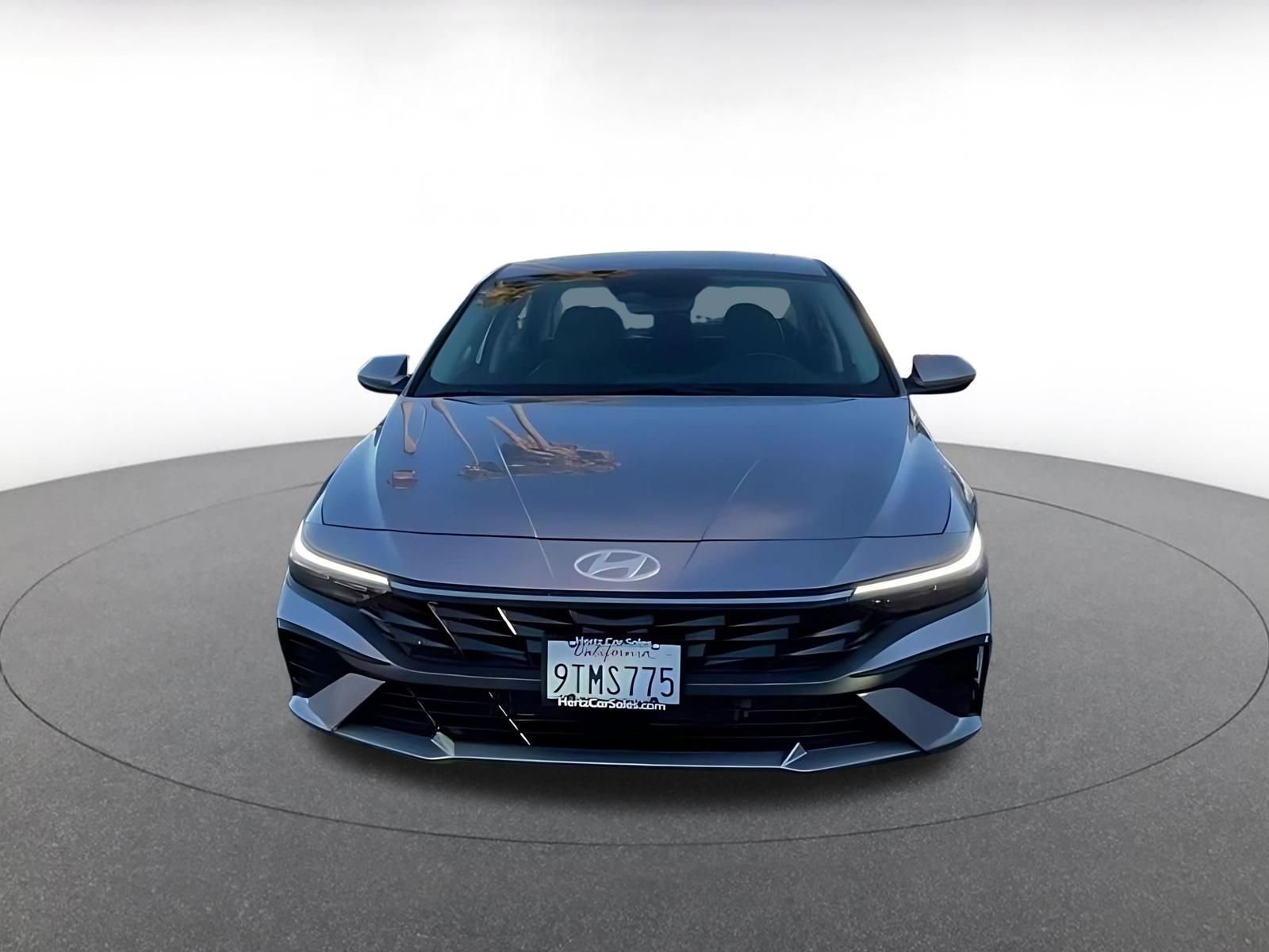 Used 2025 Hyundai Elantra Limited image 4