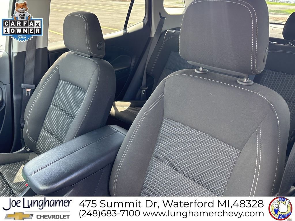 Used 2023 GMC Terrain SLE w/ Driver Convenience Package FWD image 14