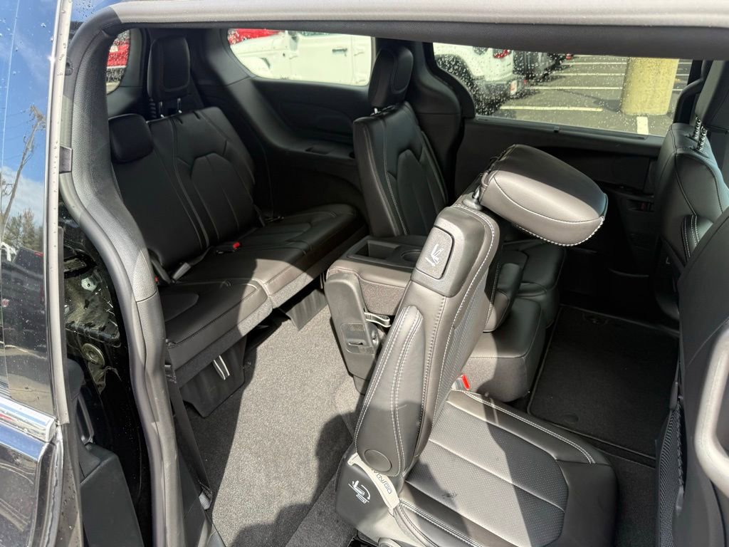 New 2026 Chrysler Pacifica Select FWD image 58