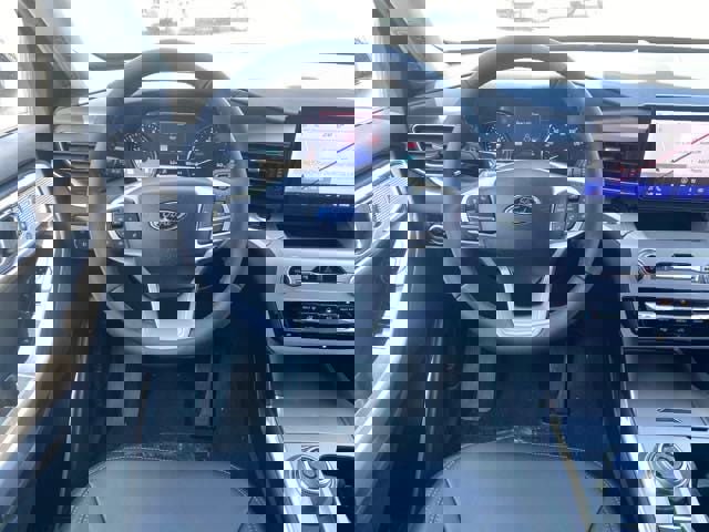 New 2024 Ford Explorer XLT w/ Equipment Group 202A image 16