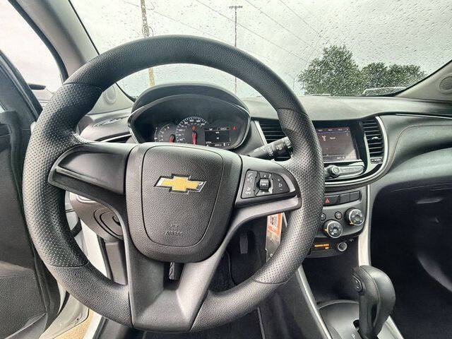 Used 2018 Chevrolet Trax LS FWD image 11
