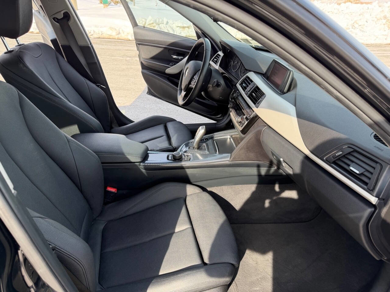 Used 2018 BMW 320i xDrive Sedan image 18