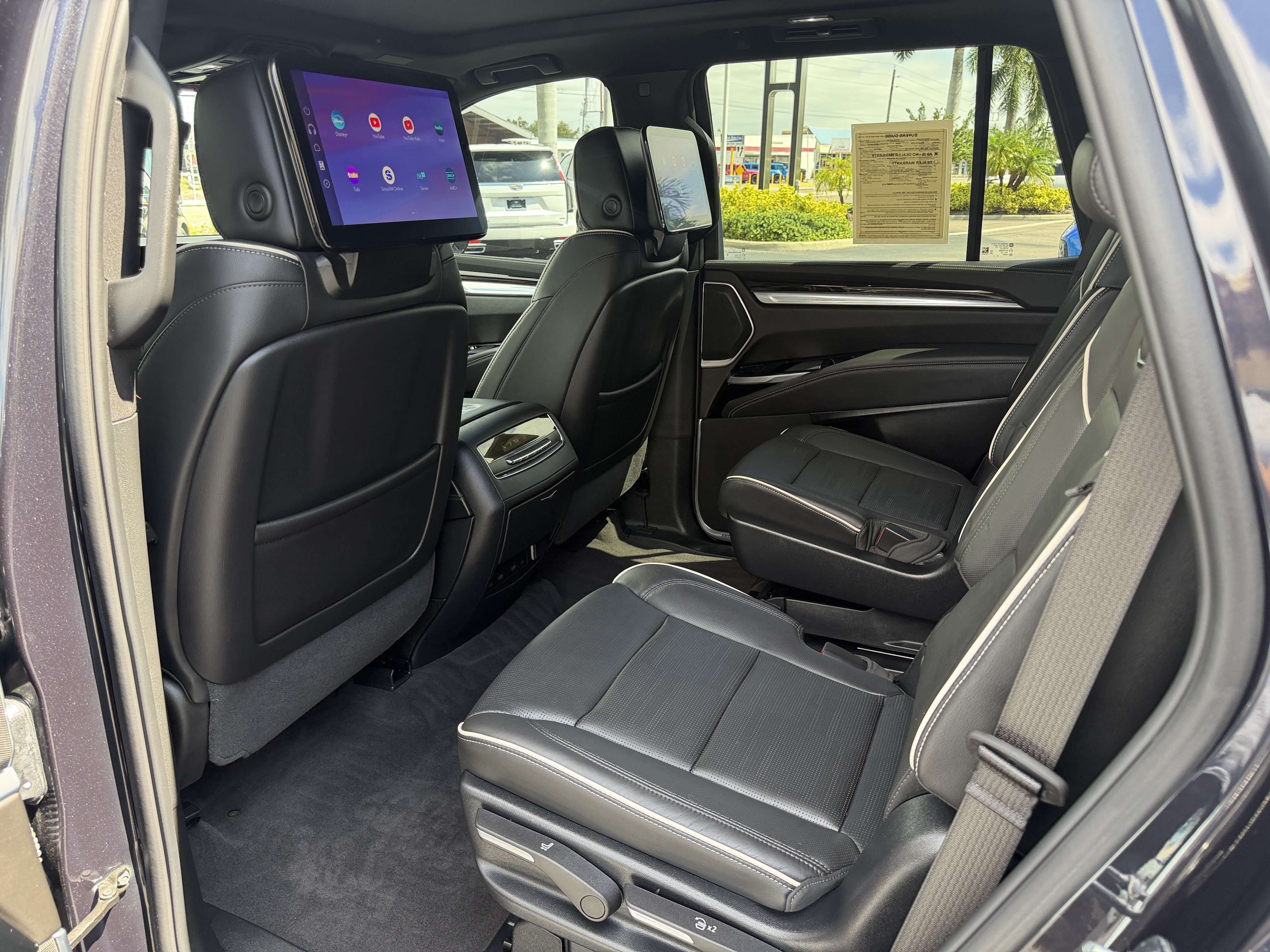 Certified 2024 Cadillac Escalade ESV Sport Platinum w/ LPO, ONYX Package AWD/4WD image 18