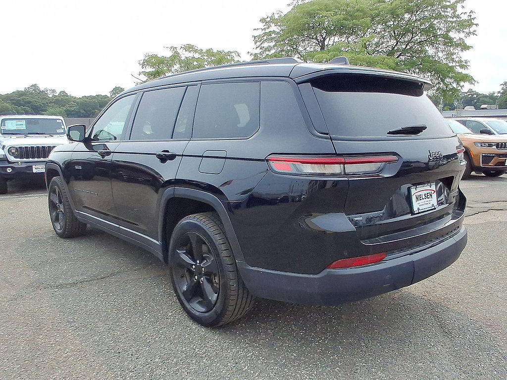 Certified 2023 Jeep Grand Cherokee L Limited w/ Black Appearance Package AWD/4WD image 28