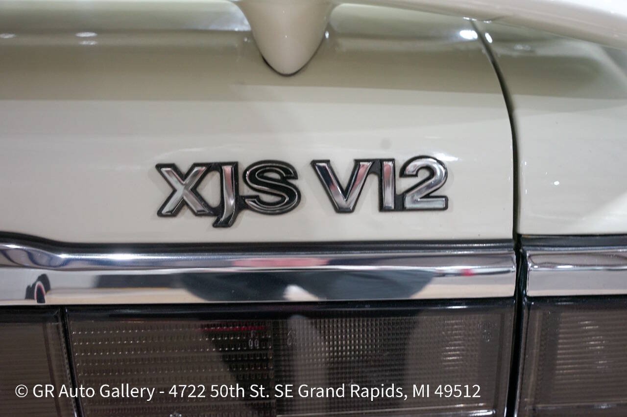 Used 1995 Jaguar XJS V12 Convertible RWD image 39
