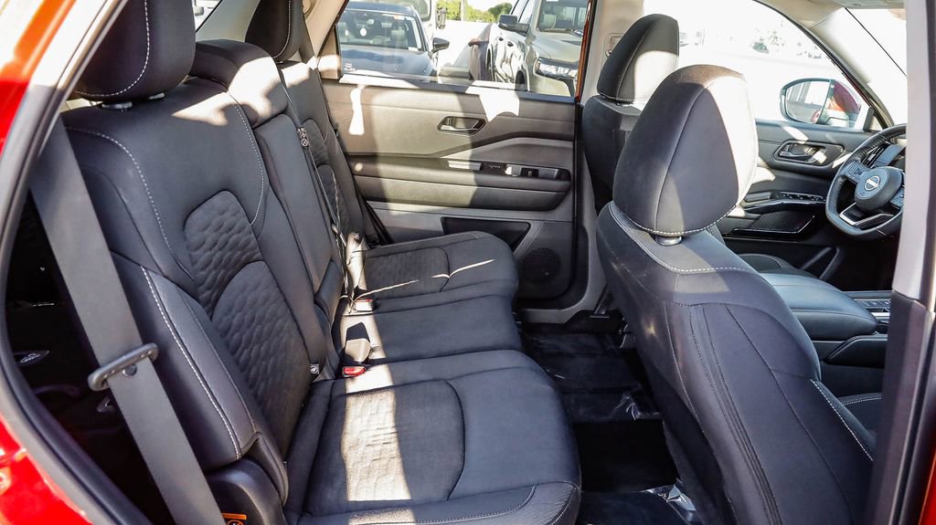 Used 2023 Nissan Pathfinder SV FWD image 18