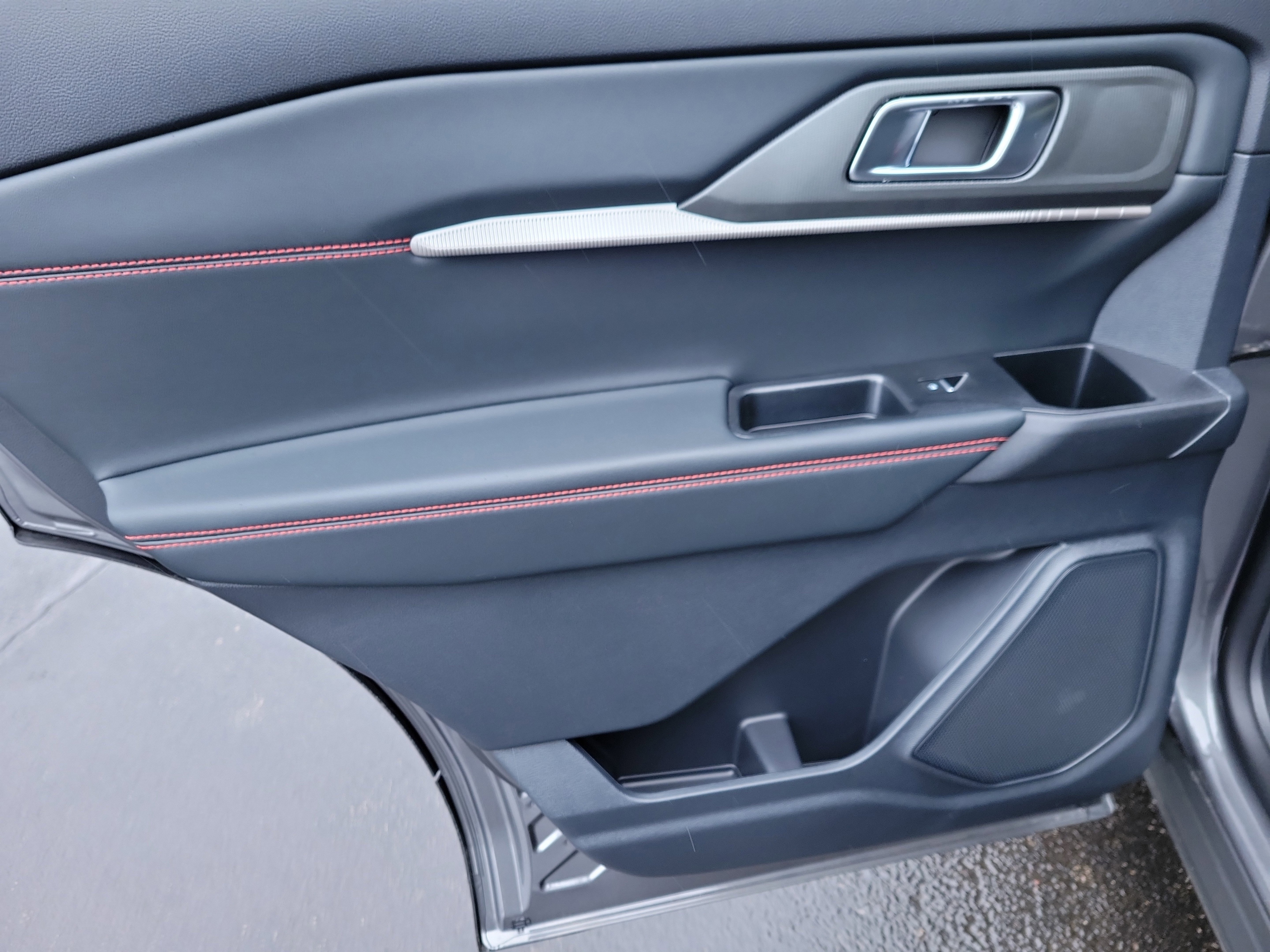 New 2025 Ford Explorer ST-Line w/ Premium Package image 7