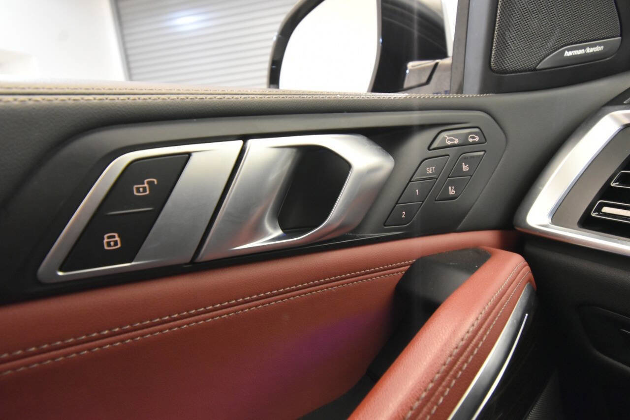 Used 2025 BMW X6 xDrive40i w/ Climate Comfort Package image 41