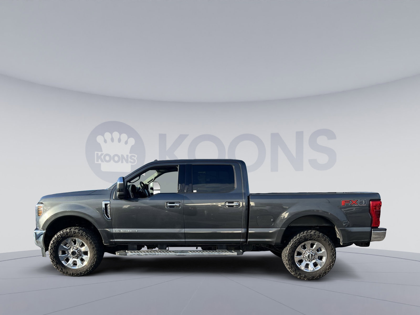 Used 2019 Ford F250 Lariat w/ Chrome Package image 2