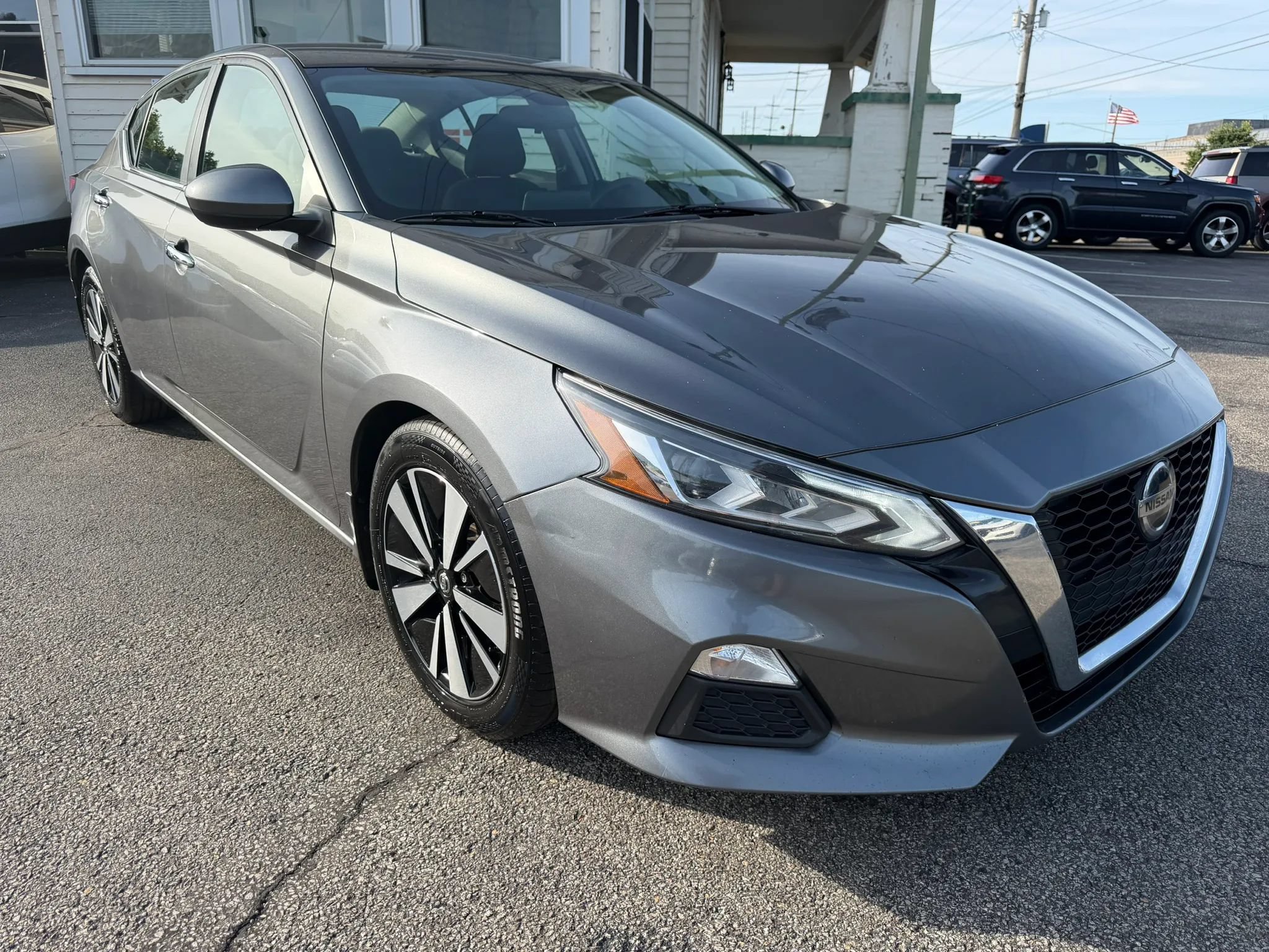 Used 2022 Nissan Altima 2.5 SV FWD image 5