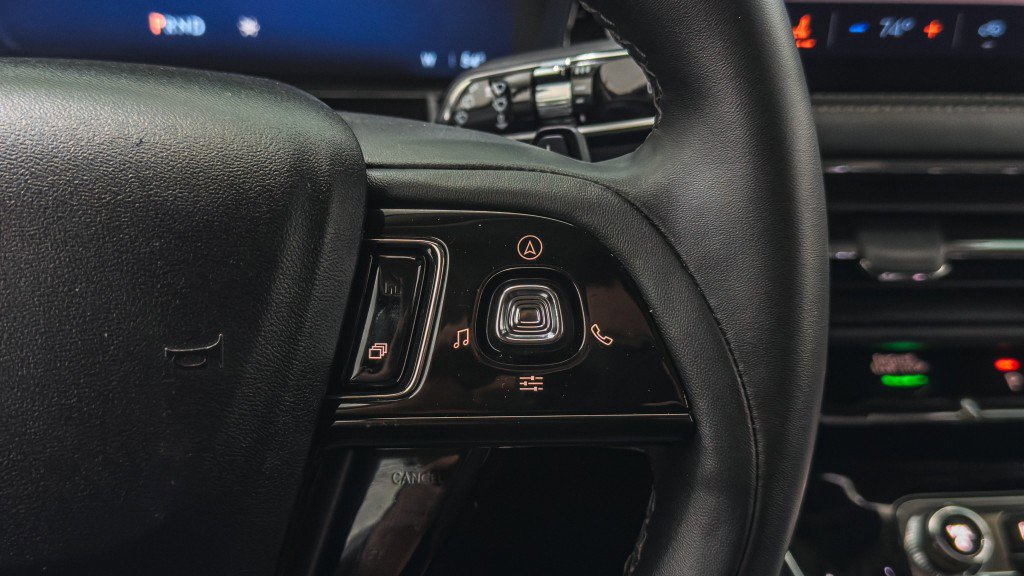 Used 2024 Lincoln Corsair AWD image 32