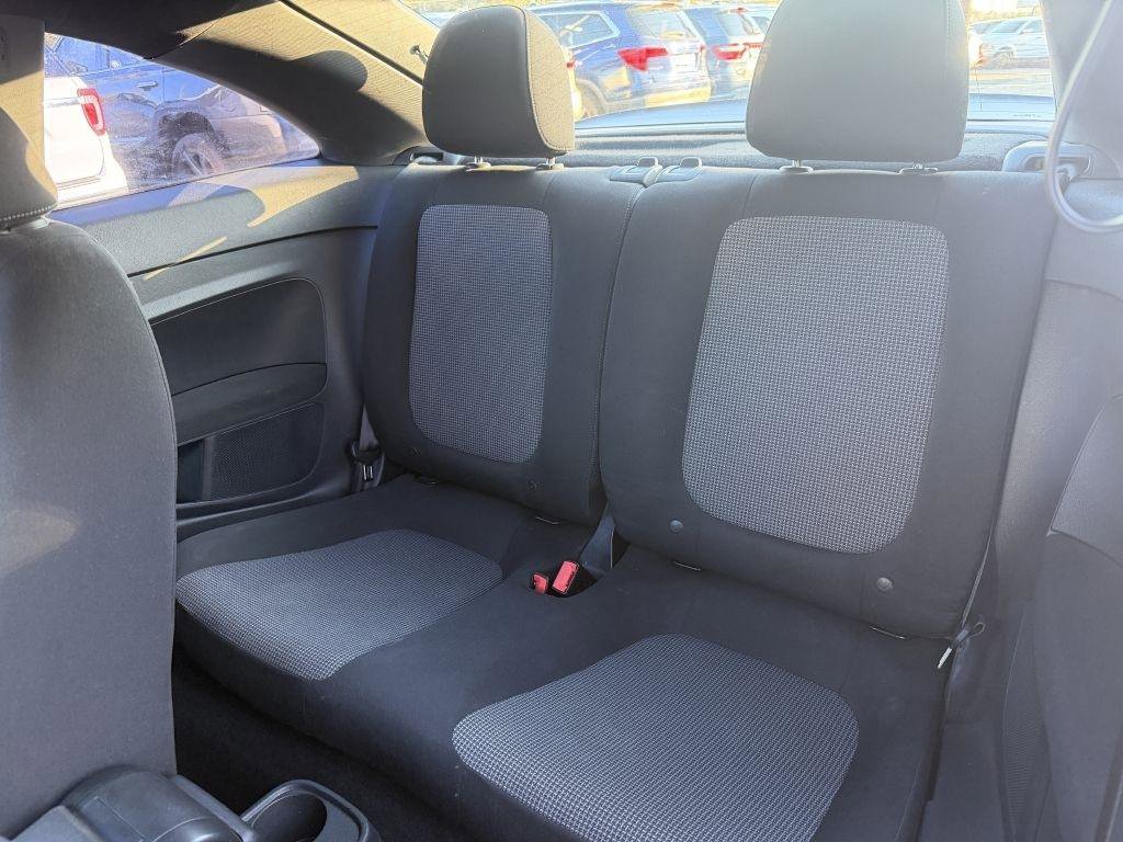 Used 2017 Volkswagen Beetle 1.8T S FWD image 12