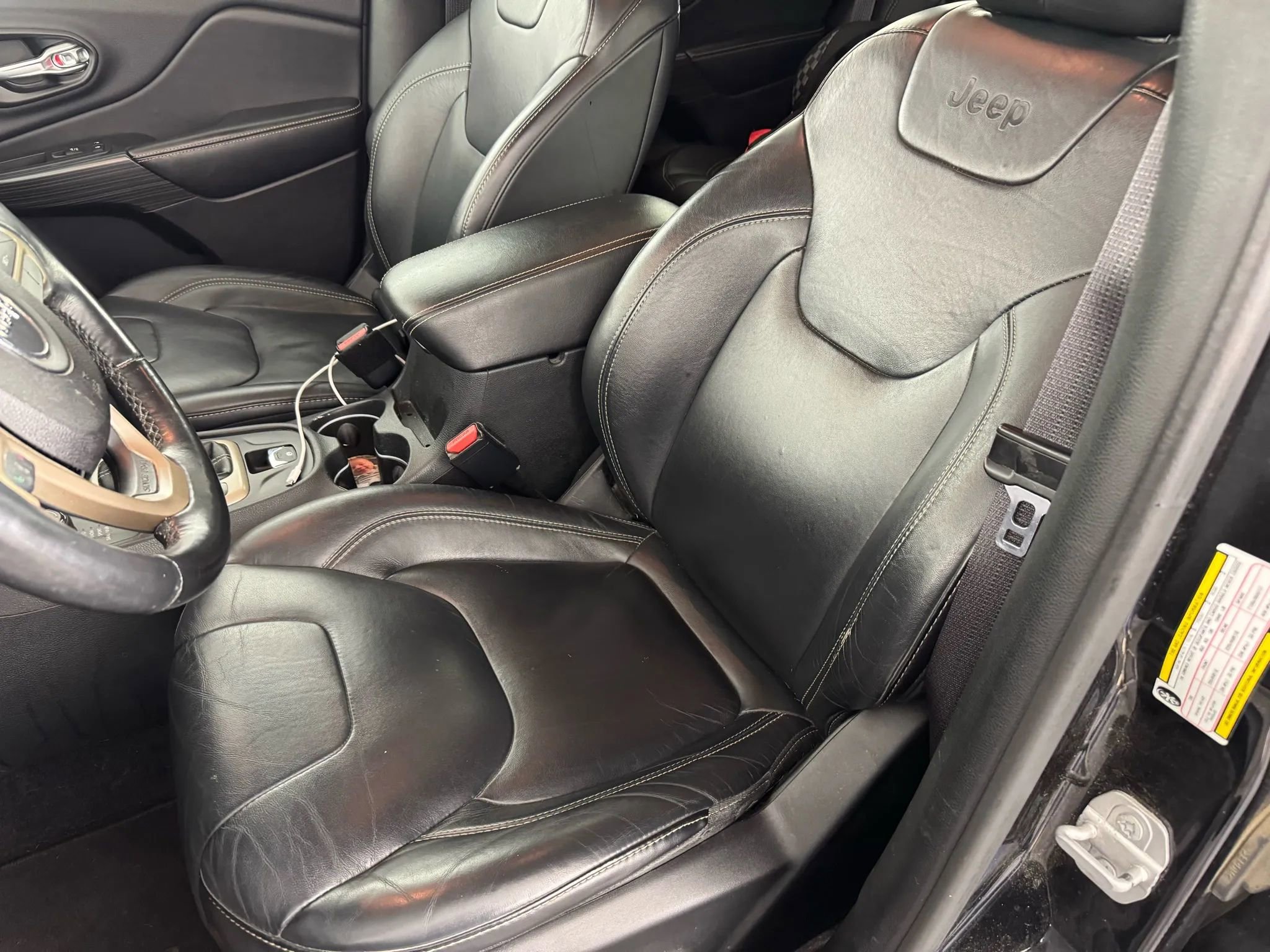 Used 2016 Jeep Cherokee Limited AWD/4WD image 31