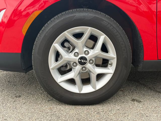Used 2025 Kia Soul LX w/ LX Technology Package FWD image 25