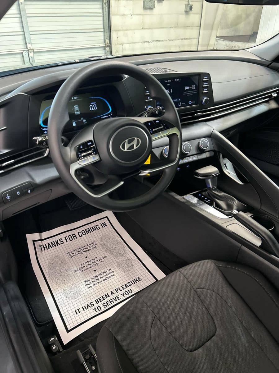 New 2026 Hyundai Elantra SE FWD image 9