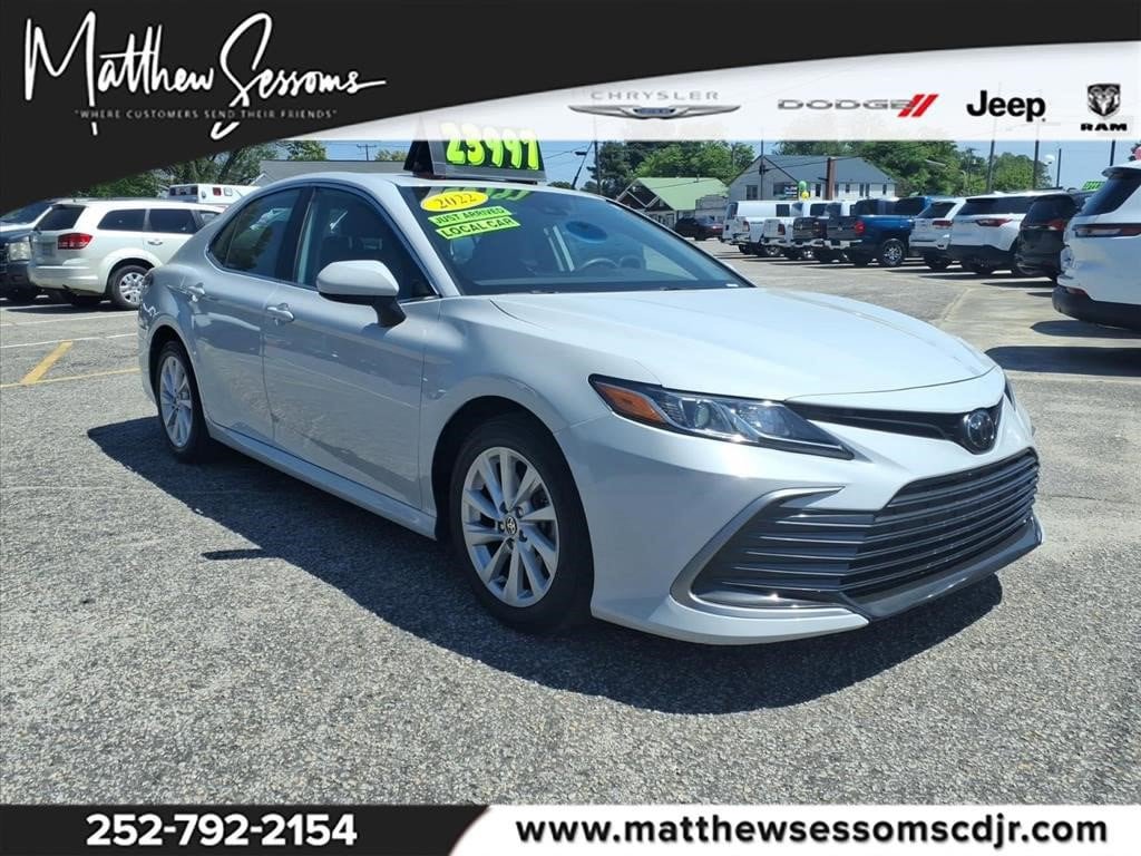 Used 2022 Toyota Camry LE FWD image 1