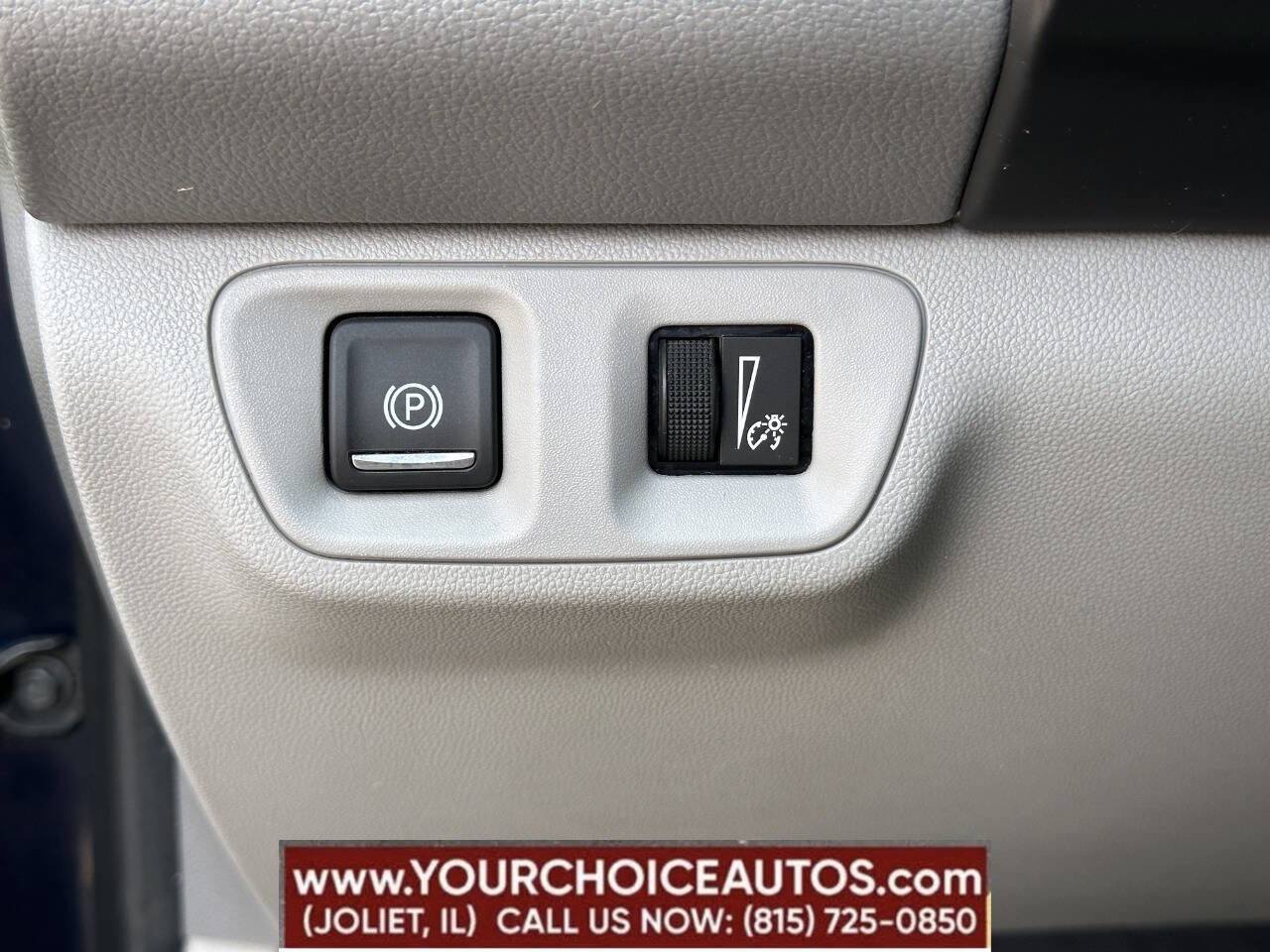 Used 2017 GMC Acadia SLE image 41