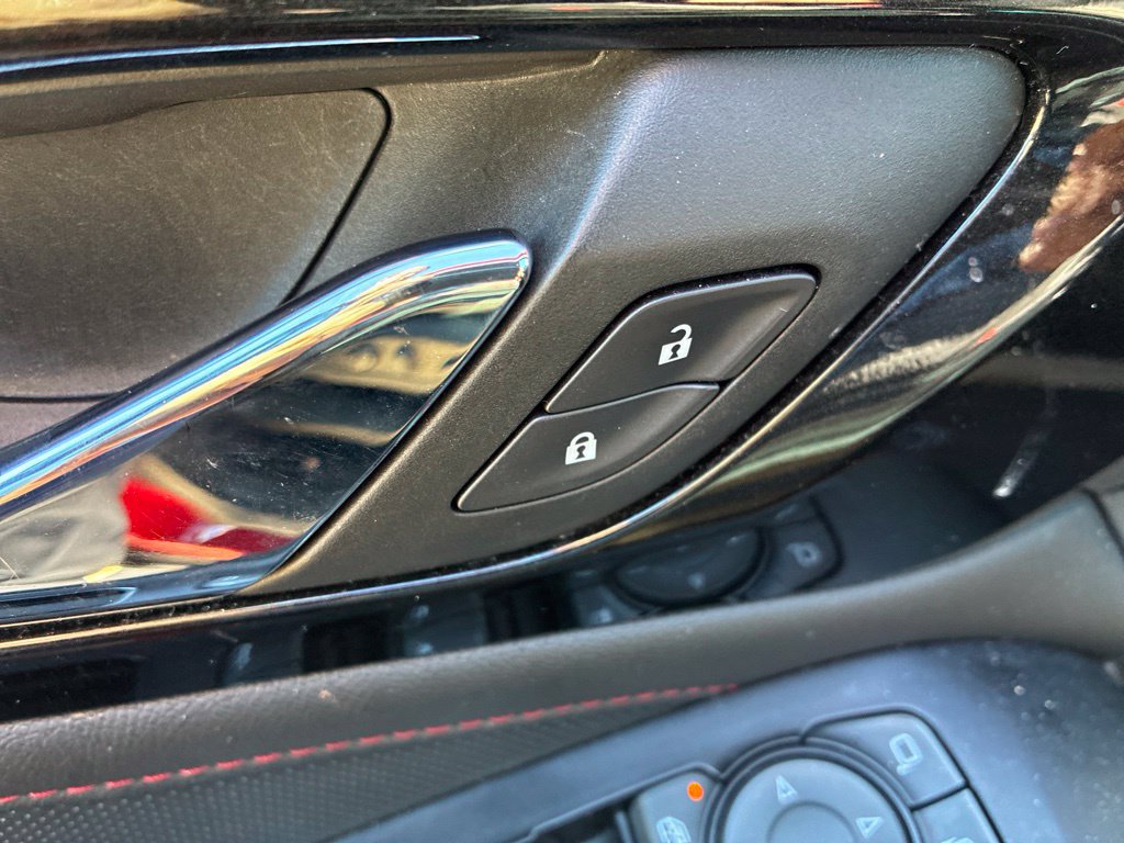 Used 2023 Chevrolet Traverse RS w/ LPO, Floor Liner Package FWD image 9