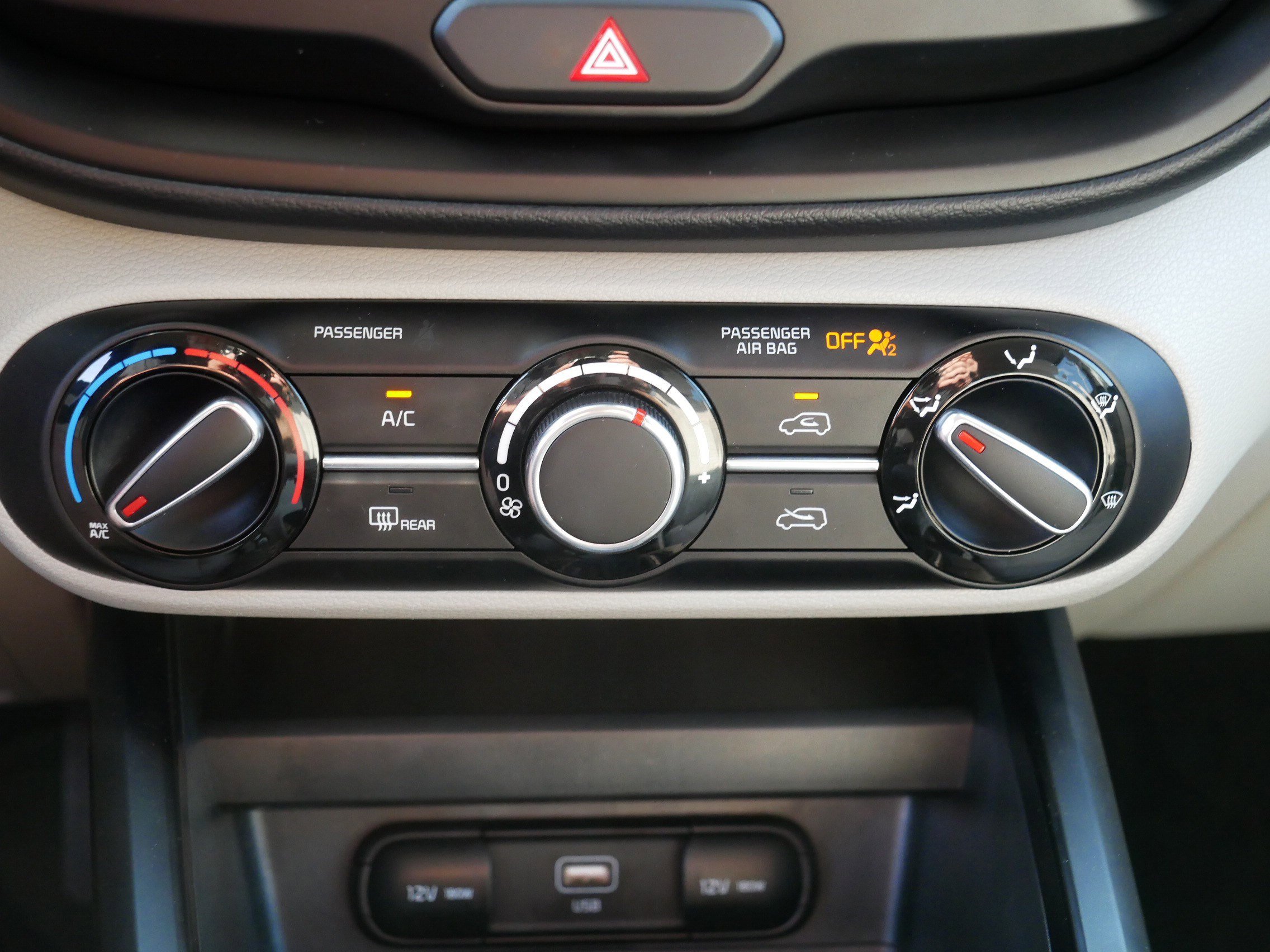 Certified 2025 Kia Soul LX FWD image 23