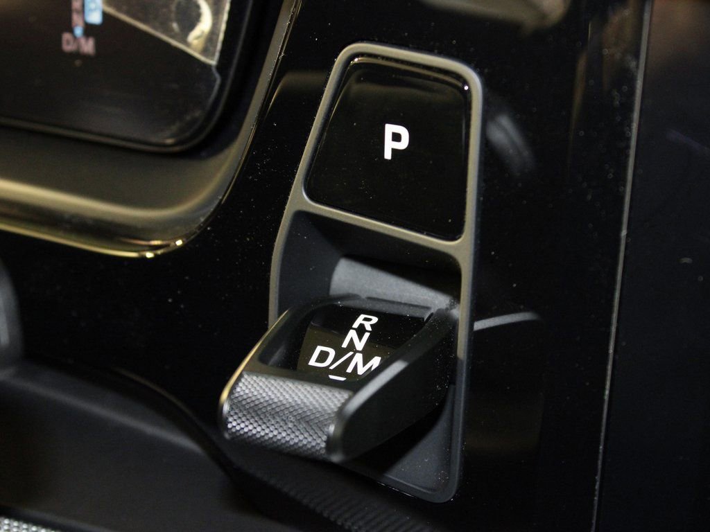 Certified 2025 Porsche Cayenne Coupe image 25