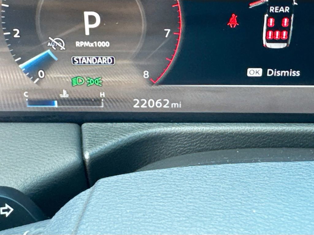 Used 2025 Nissan Armada SL w/ Captain's Chari Seat Package image 12