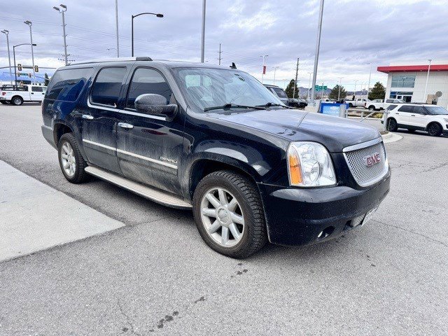 Used 2011 GMC Yukon XL Denali image 3