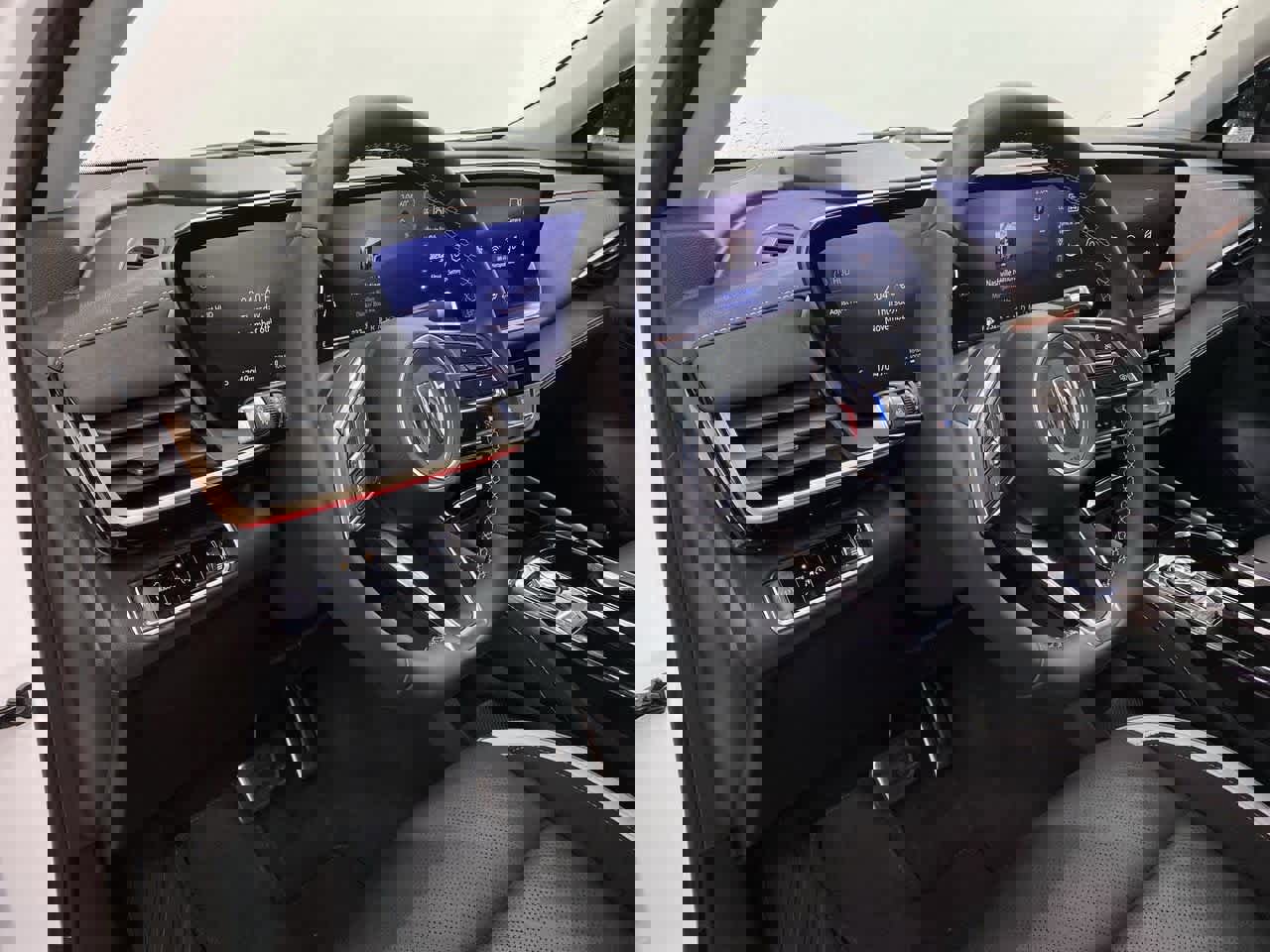 Used 2025 Buick Envision Sport Touring image 2