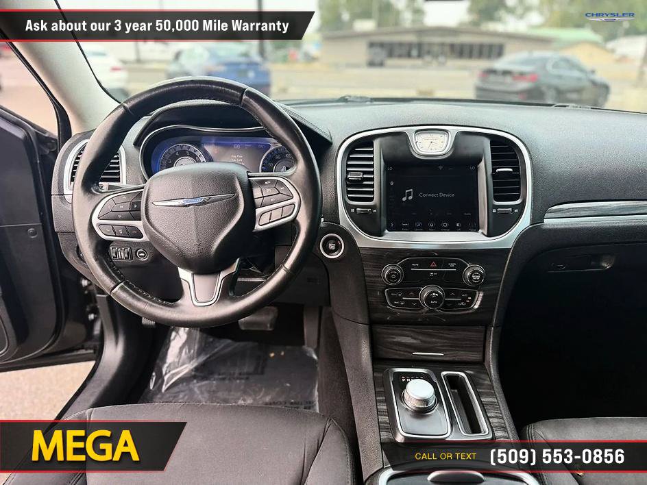 Used 2019 Chrysler 300 Touring w/ Sport Appearance Package RWD image 10