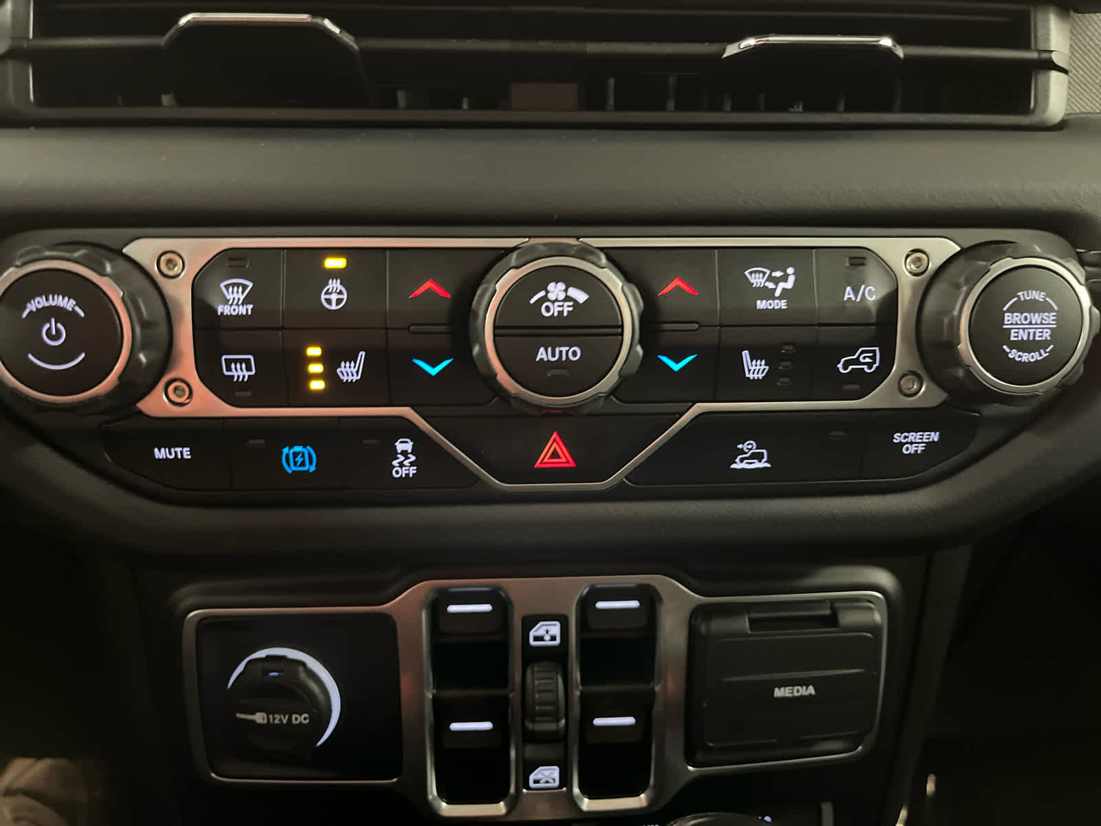 Used 2025 Jeep Wrangler Backcountry image 27