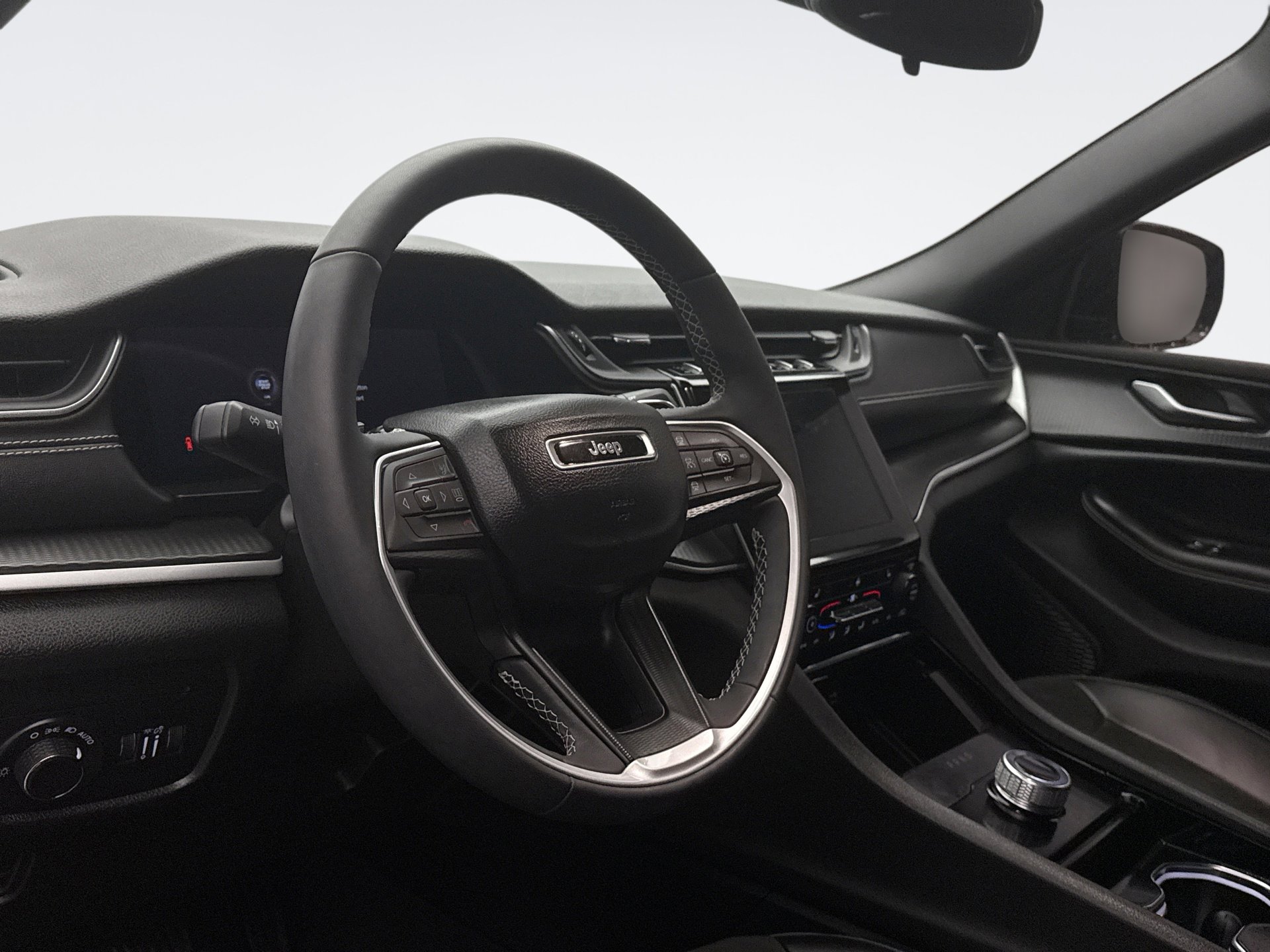 Used 2023 Jeep Grand Cherokee L Laredo AWD/4WD image 7