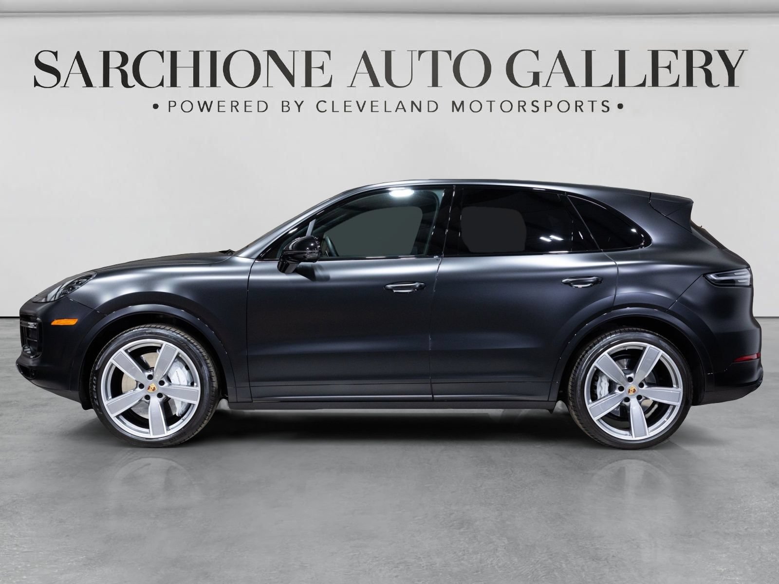 Used 2023 Porsche Cayenne Turbo AWD/4WD image 3