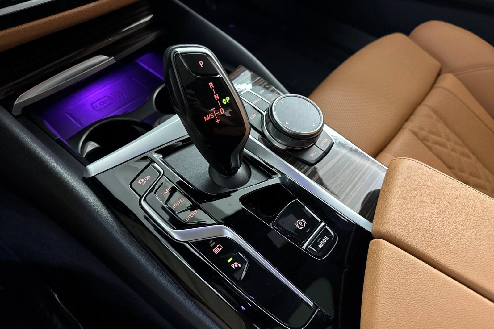 Used 2023 BMW 530e w/ Premium Package RWD image 17