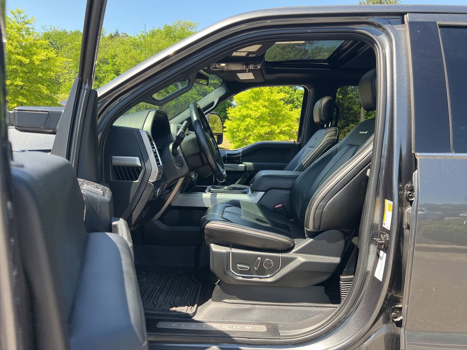 Used 2017 Ford F250 Platinum w/ Platinum Ultimate Package image 35