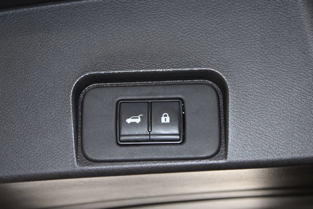 Used 2023 Nissan Rogue SL w/ SL Premium Package FWD image 28