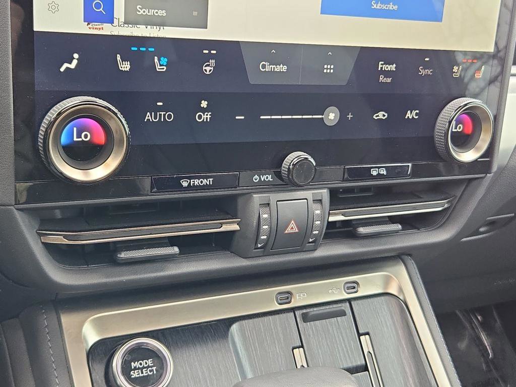 Used 2024 Lexus GX 550 w/ Accessory Package (2T) image 35