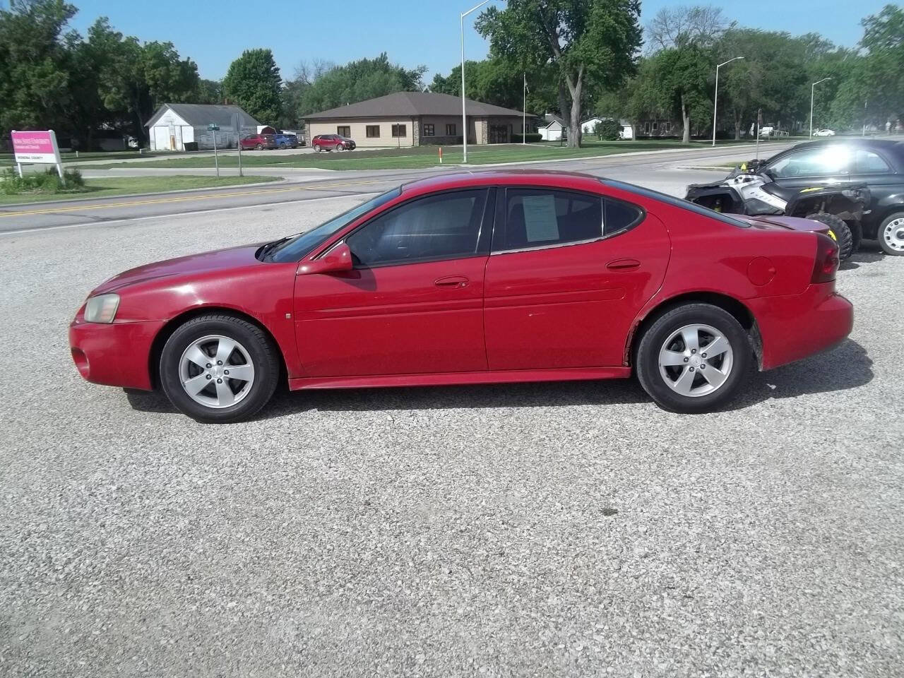Used 2008 Pontiac Grand Prix w/ Preferred Package FWD image 1