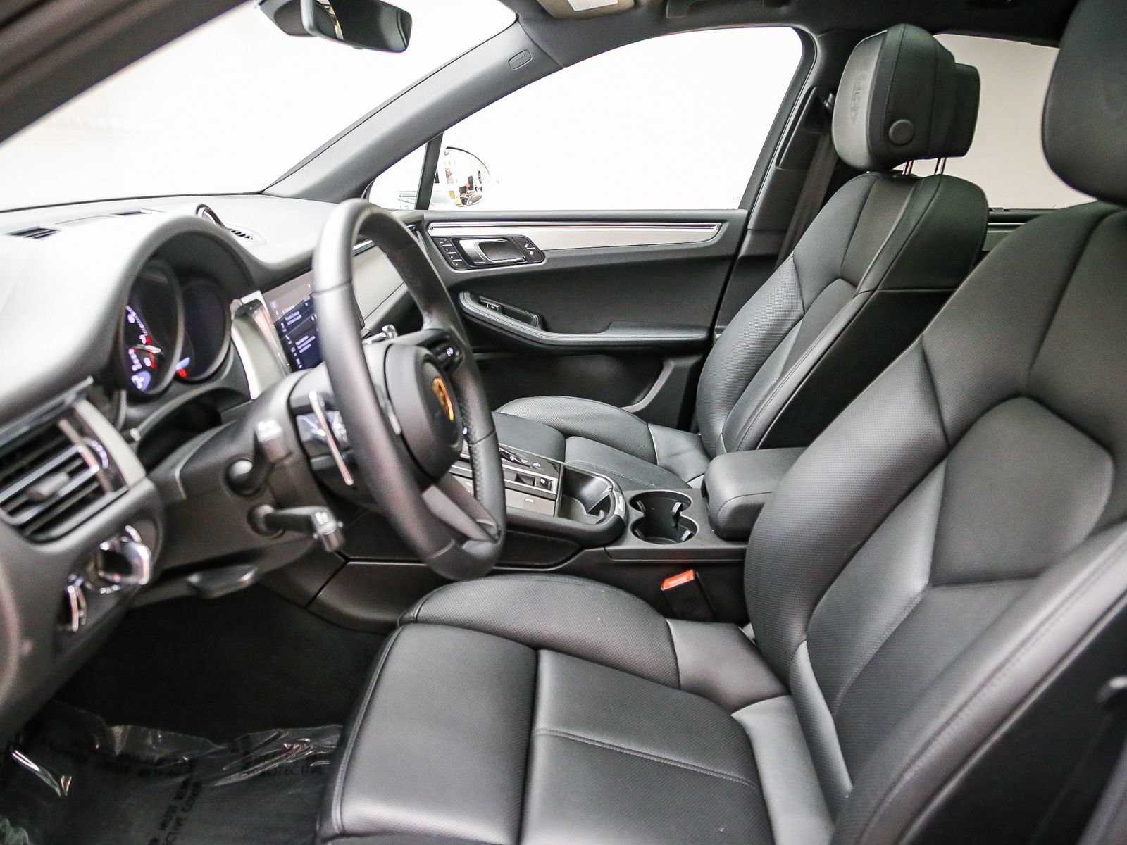 Certified 2026 Porsche Macan AWD/4WD image 55