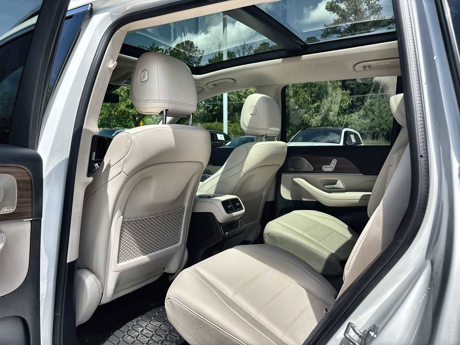 New 2026 Mercedes-Benz GLS 450 4MATIC image 18