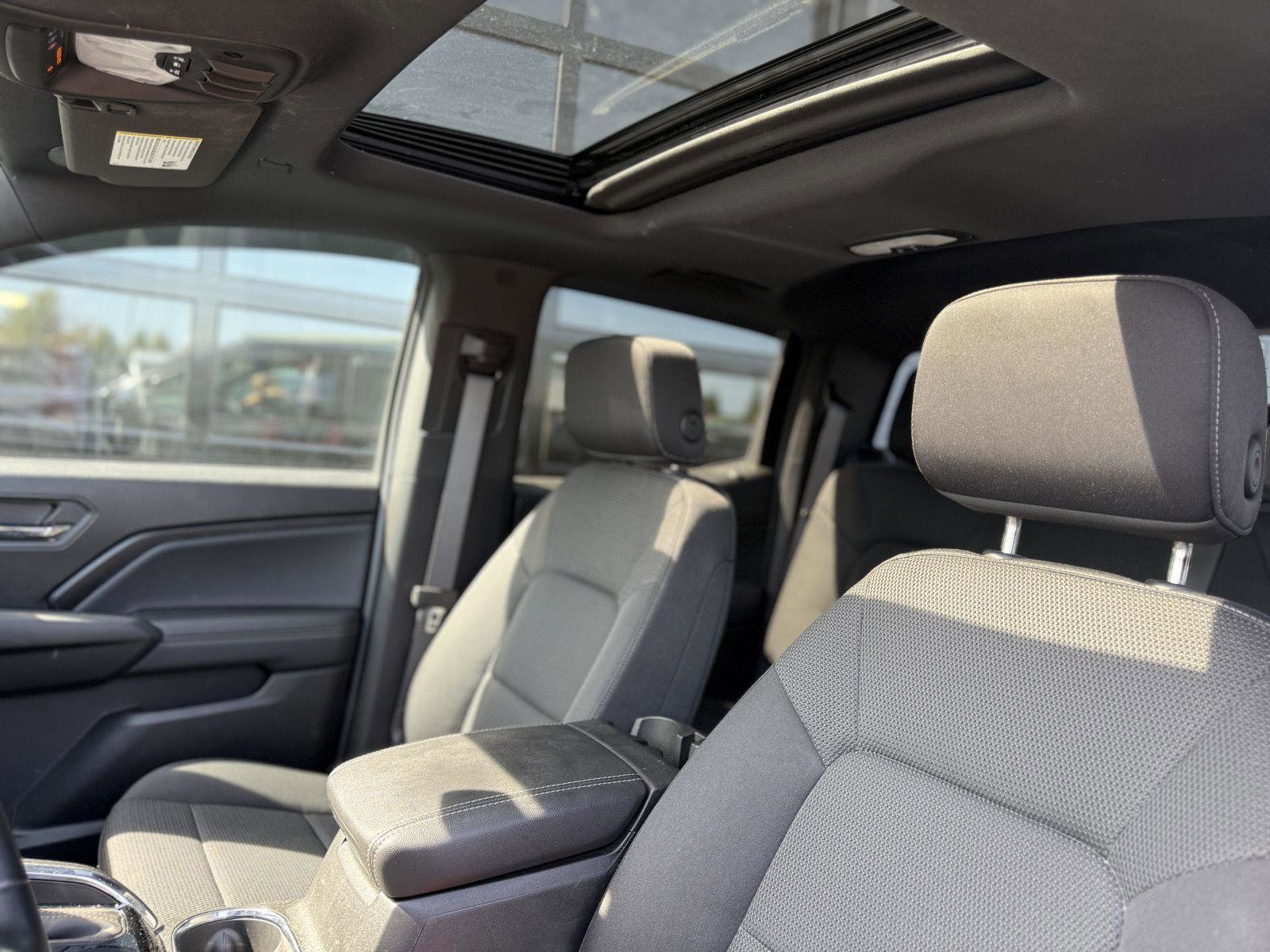 Used 2024 GMC Canyon Elevation w/ Convenience Package image 9