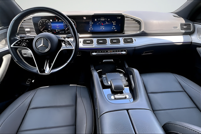 Used 2025 Mercedes-Benz GLS 450 4MATIC image 6