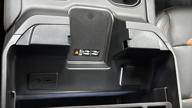 Used 2024 GMC Sierra 2500 AT4 w/ AT4 Premium Plus Package AWD/4WD image 36