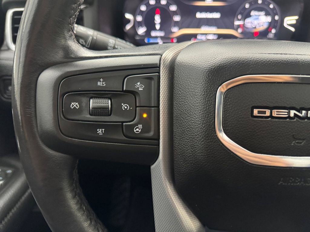 Used 2022 GMC Yukon XL Denali image 24