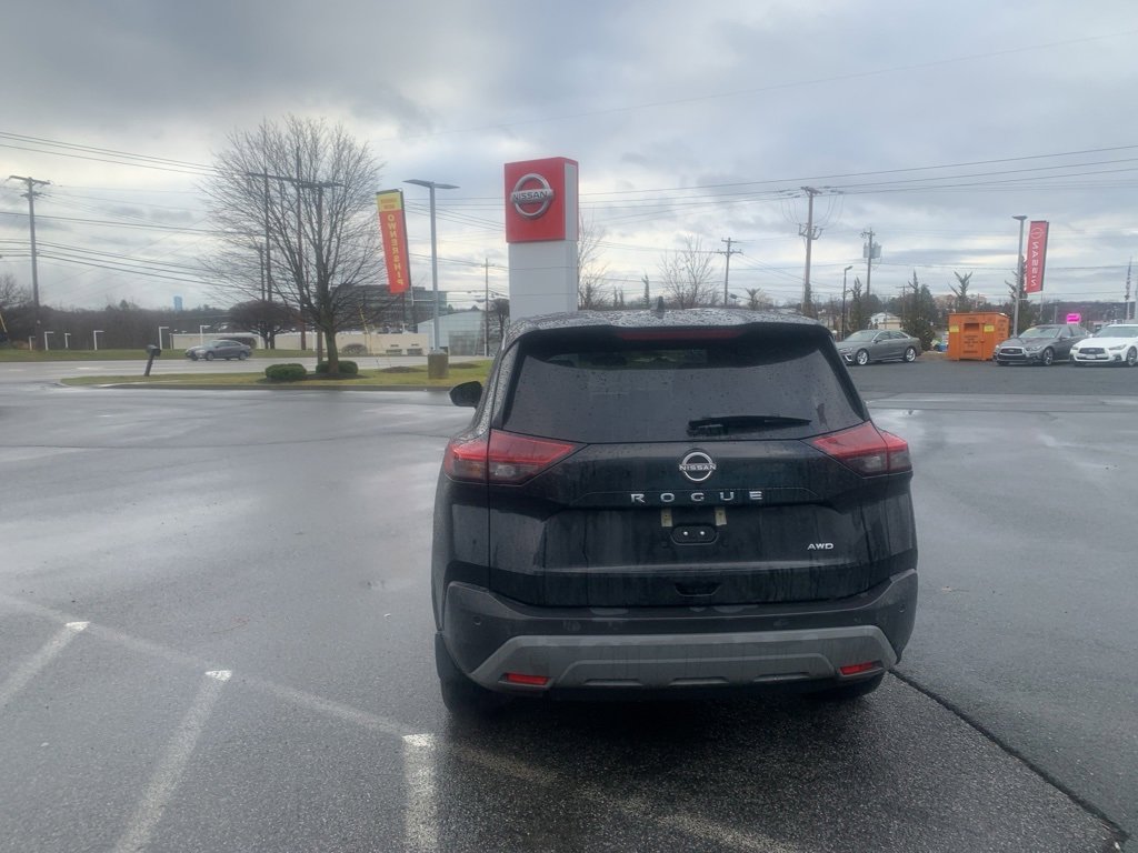 Used 2023 Nissan Rogue S image 6