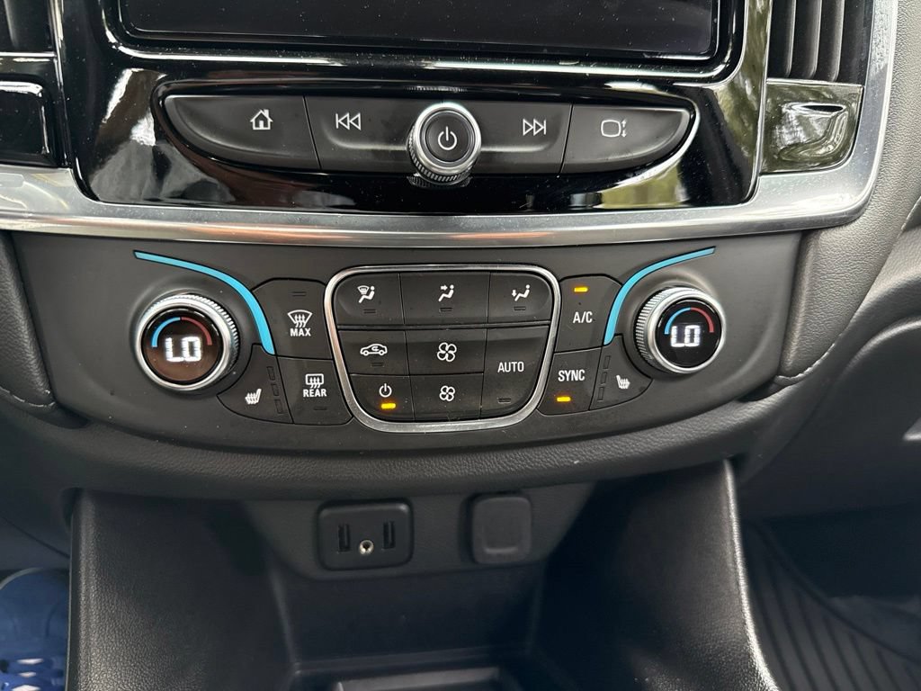 Used 2023 Chevrolet Traverse LT FWD image 40