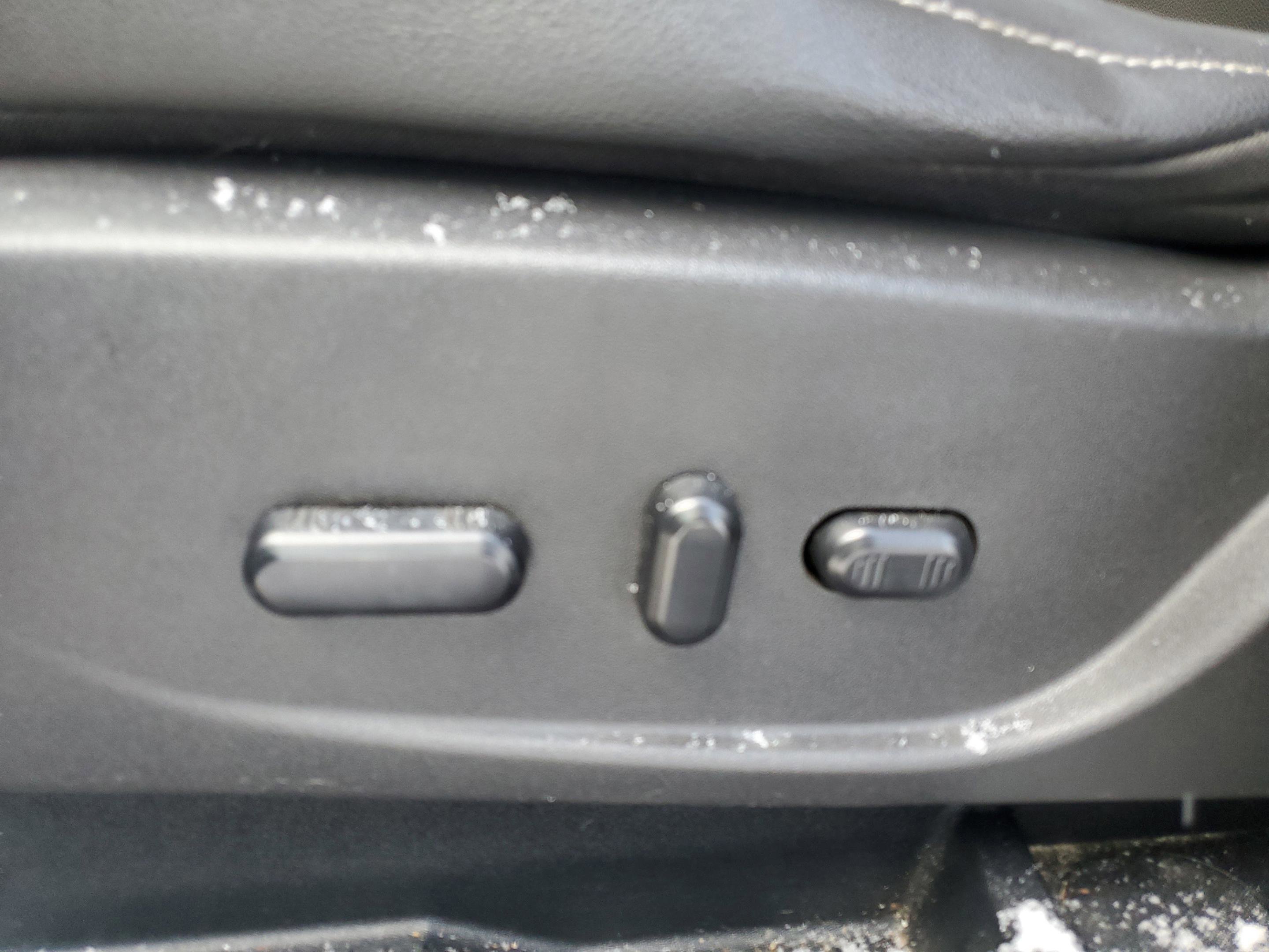 Used 2015 Ford Escape SE w/ Equipment Group 201A image 19