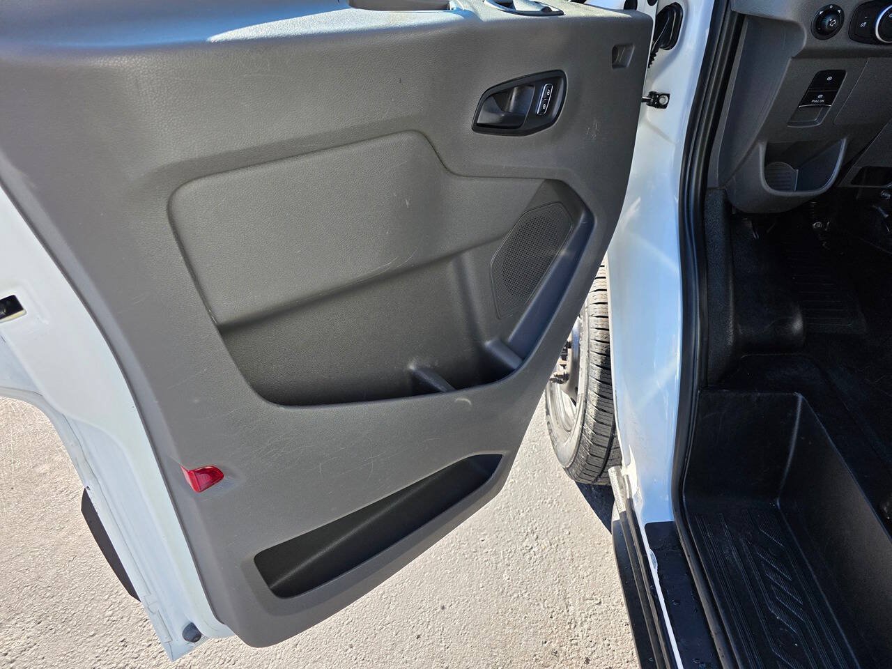 Used 2022 Ford Transit 250 Medium Roof AWD w/ Load Area Protection Package image 18