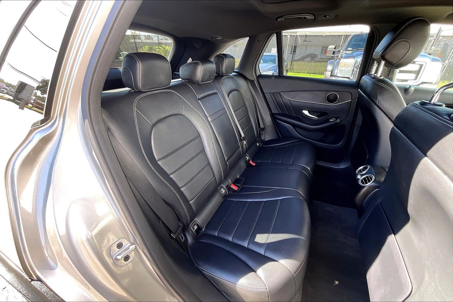Used 2021 Mercedes-Benz GLC 300 4MATIC image 32