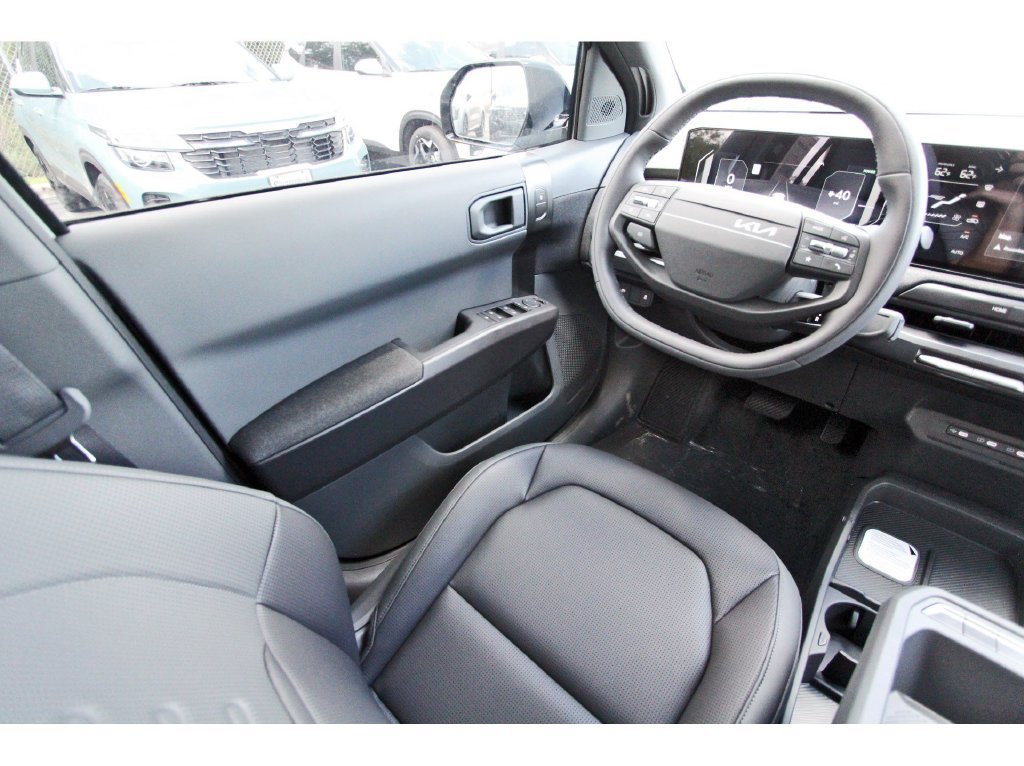 New 2027 Kia EV3 Wind FWD image 7